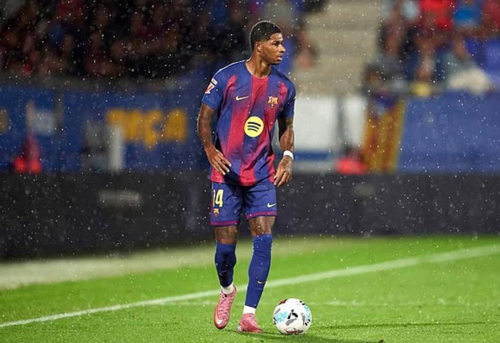 世体：一奥维耶多球迷骂拉师傅“黑鬼”，检方要求15个月监禁