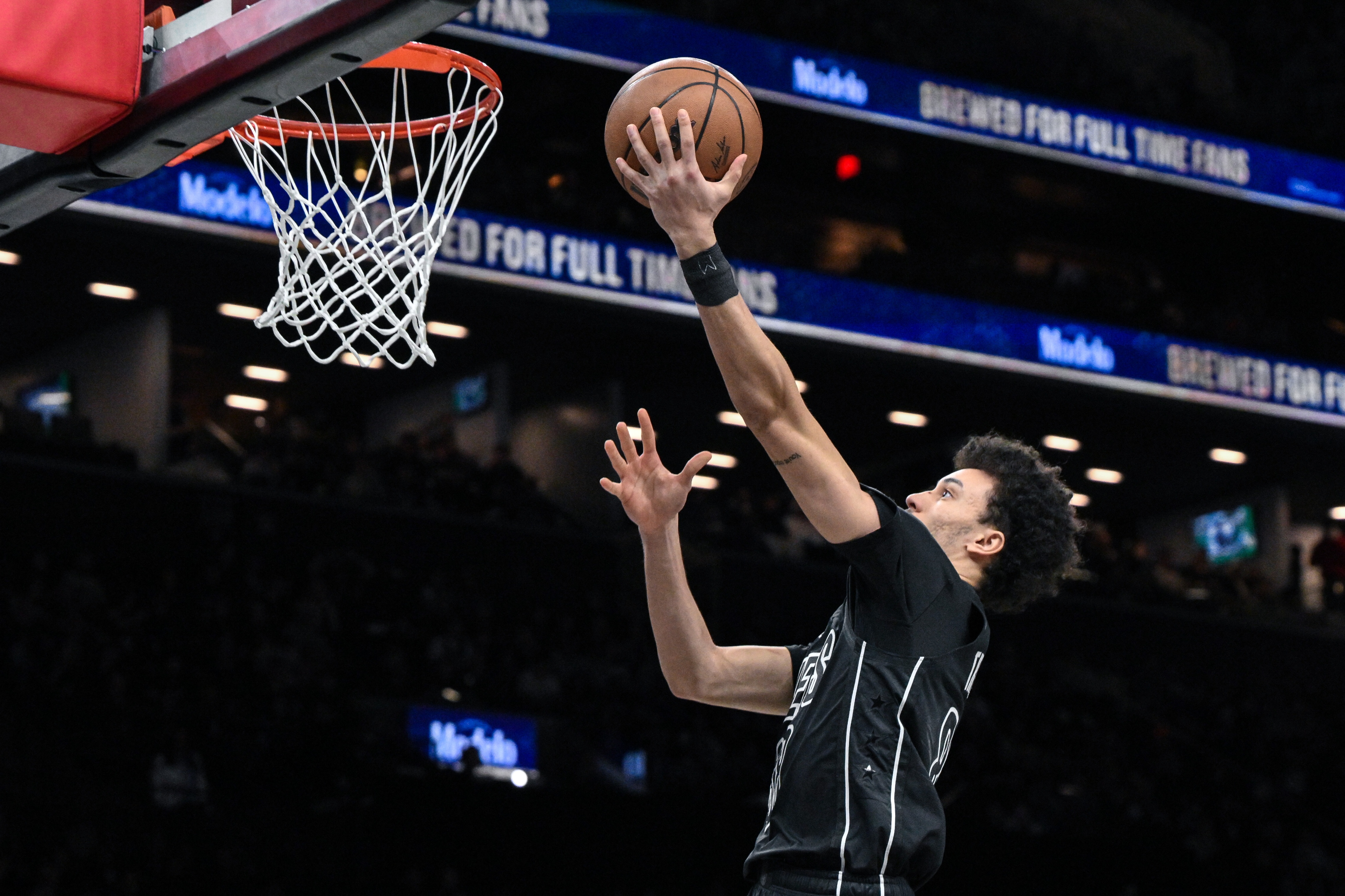 世界杯高清赛事直播地址-末节独得10分！特拉奥雷18中7拿23分7助 三分11中5